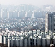 굵직한 경제정책 쏟아내지만 법률개정 뒷전…‘총선용’ 비판