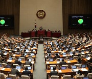 ‘탄소중립 달성 지원 법안’ 국회서 잇달아 통과 [국회 방청석]