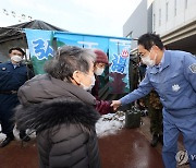 日기시다, 노토강진 2주만에 첫 현장시찰…"너무 늦었다" 불만도(종합)