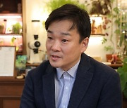 “넷플릭스에 영화 ‘상납’ 계속되면…한국영화는 영영 희망 없어”