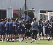 훈련하는 일본 축구 대표팀