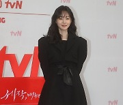 포즈 취하는 박예영