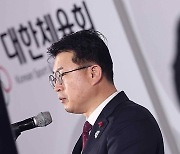 대통령 축사 대독하는 장상윤 사회수석