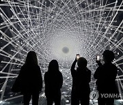 epaselect JAPAN TEAMLAB ART