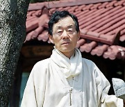 “야만의 세계… 예술의 길도 정치의 길도 결국 ‘살 만한 세상’ 위한 것”