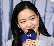 ‘파묘’ 김고은 “귀신 볼 것 같은 두려움, 장재현 감독 집사라 안심”