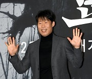 유해진 ‘나 대통령을 염하는 고영근’ [포토]