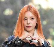 [포토] ITZY 예지, '사랑스럽게 하트~'