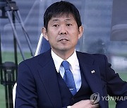 "'도하의 비극' 때 당신도 있었죠?"…일본 감독, '뼈 때리는' 질문에 웃다 [아시안컵]