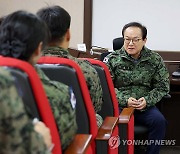 김승호 인사혁신처장, 제1공수특전여단 위문 방문