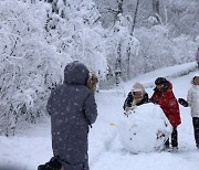 전국 곳곳 눈 또는 비…강원 산간 21일까지 최대 30㎝ ‘눈폭탄’