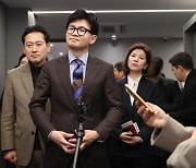 [속보] 한동훈, 대통령실 사퇴 요구 보도에 “할 일 하겠다”