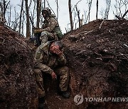 "우크라군 평균연령 43세"…안끝나는 전쟁에 중년병 기진맥진