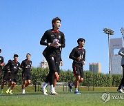 아시아 정상을 위해 감독도 함께 뛴다