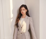 이랜드 로엠, 정소민과 함께 한 2024 봄 컬렉션 2차 공개