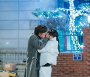 지창욱♥신혜선, 꿈·사랑 다 이뤘다…‘웰컴투 삼달리’ 12.4%로 유종의 미 [MK★TV뷰]