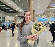 '옐레나 굿바이' 흥국생명, 랜디 존슨의 딸 윌로우 영입→김연경과 한솥밥 먹는다