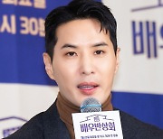 [T포토] 김지석 '제가 막내입니다'