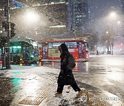 다시 온 한파 속 서해안·제주 많은 눈…찬바람까지 '쌩쌩'