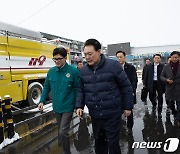 충남 서천 화재현장 찾은 윤 대통령과 한동훈 비대위원장