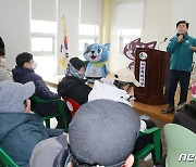 김태흠 충남지사 피해 상인과 대화