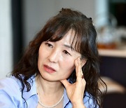 공지영 "`진보`에 염증…86세대 끝까지 믿은 난 어리석었다"