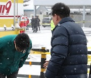 尹대통령에 깍듯이 인사한 한동훈…당정 갈등 봉합될까