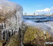 '냉동고 날씨' 전국서 계량기·수도관 동파…항공기 333편 결항