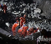 CHINA-YUNNAN-ZHAOTONG-LANDSLIDE-RESCUE (CN)