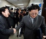 “직원 해고해 5인 미만 사업장으로 전환도 고민중”