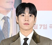 [mhn포토] 이현우 '오늘도 잘생김'