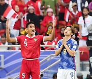 [아시안컵] '파상공세 일본' 소득은 PK 1골, 신태용호 인도네시아에 1-0 리드 (전반 종료)