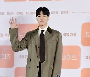 [포토] 이현우 '예의 바른 인사'