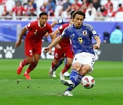 일본, 인도네시아에 전반 1-0 리드…한국 16강행 8부 능선 넘었다