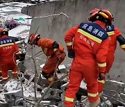 중국 윈난성 산사태 사망자 34명으로 늘어…실종자 10명