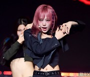 [포토] 최예나, '카리스마 넘치는 멋진 무대'