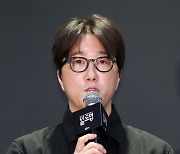 인사말 하는 마두식 PD