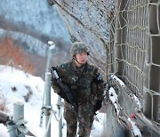 전방 경계부대 ‘시간외근무’ 한도 확대…최소 7백만 원 더 받는다