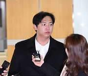 '김하성·류현진 공갈 혐의' 임혜동 영장심사 출석…묵묵부답