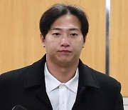 '김하성·류현진 공갈 혐의' 임혜동 영장심사…질문엔 묵묵부답