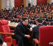 김정은, 정치국 확대회의서 실정에 맞는 지방공장 건설 강조