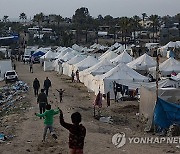 "이스라엘군, 탱크로 유엔 피란민 시설 공격…최소 9명 사망"