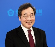 이낙연, 총선 출마 여부에 “많은 의견 듣고 깊이 생각해 결론 내겠다”