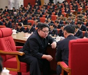 김정은 ‘평양·지방 빈부격차 심각’ 자인… “10년 안에 개변시키라”