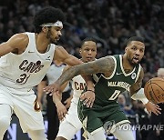 Cavaliers Bucks Basketball