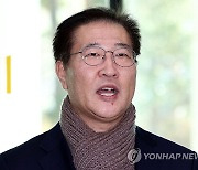 취재진 질문에 답하는 박성재 법무부 장관 후보자