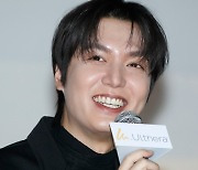 이민호, 도파민 자극하는 달콤 미소