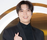 [포토] 이민호, 수줍은 하트