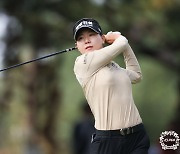 LPGA 데뷔전부터 '우승 도전'…이소미, 둘째 날 2타 차 단독 2위 도약