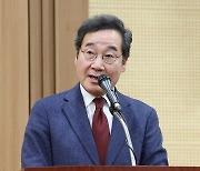 이낙연 "민주당, 김대중·노무현·문재인 사진관으로 전락…가치 잃어"